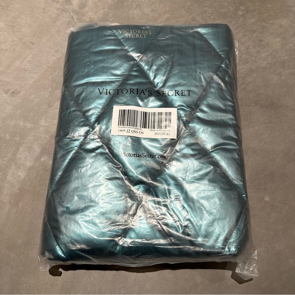 Brand New Victoria's Secret Puffer Tote in Teal Blue Green - Picture 5 of 7